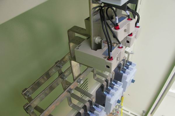 山南配电柜-应急照明配电柜使用对工作人员的具